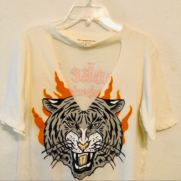 Truly Madly Deeply UO Short Sleeve Graphic T-Shirt - Picture 3 of 7